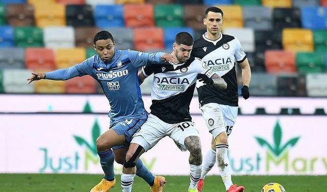 弗赖堡后防失误频频,应增强训练 弗赖堡后防失误频频,应增强训练