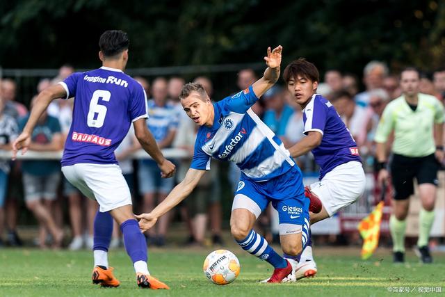 阿贾克斯轻松获胜,成功晋级下一轮 阿贾克斯轻松获胜,成功晋级下一轮